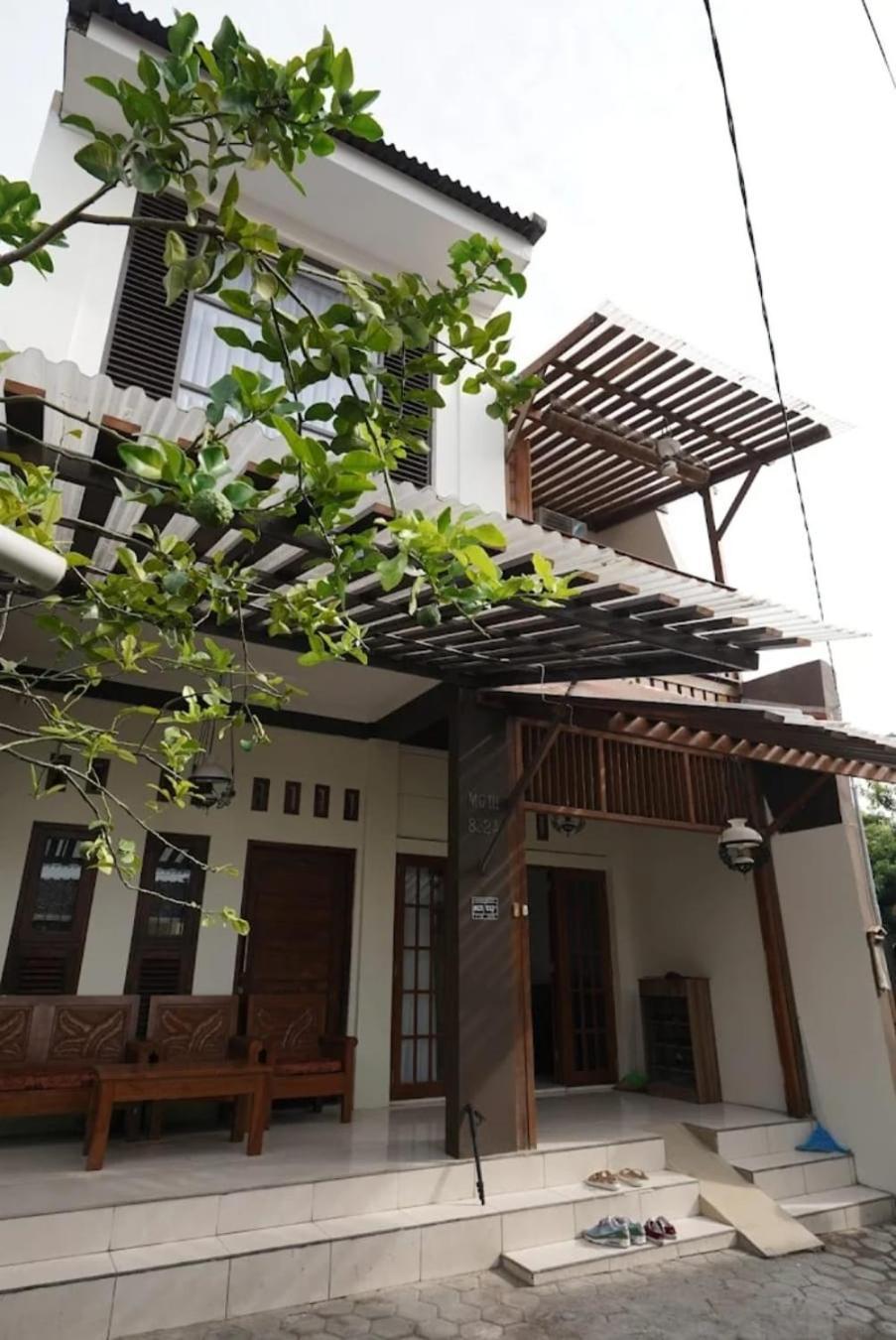 Inez Homestay Jogjacarta Exterior foto